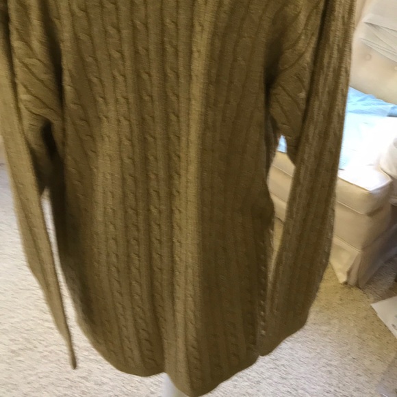 Beautiful gold v neck cardigan to go with any - Picture 4 of 5